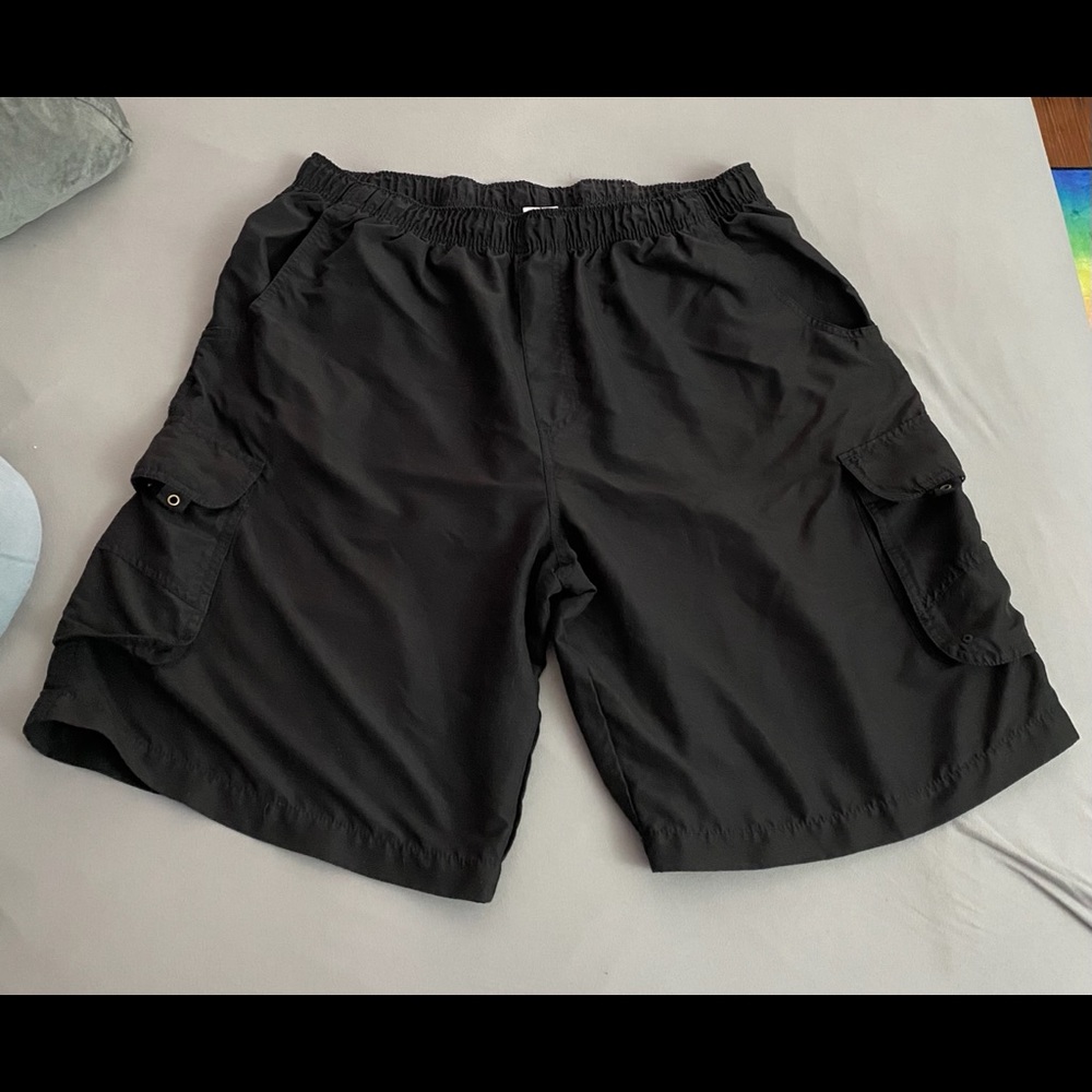 Lightweight cargo shorts